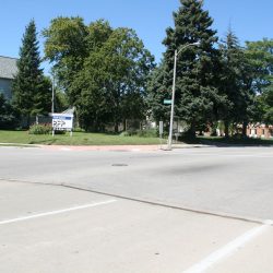 Development site for sale on the 1900 block of N. Holton St.

Photo taken September 2nd, 2016 by Jeramey Jannene. All Rights Reserved.