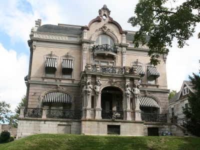 2432 W. Kilbourn Ave.