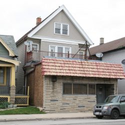 3310-3312 W. Lincoln Ave.

Photo taken April 13, 2021 by Jeramey Jannene. All Rights Reserved.