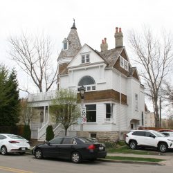 2619 W. State St.

Photo taken April 13, 2021 by Jeramey Jannene. All Rights Reserved.