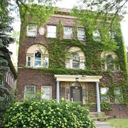 3223 W. Wells St.. Photo taken Aug. 9, 2024 by Jeramey Jannene. All Rights Reserved.
