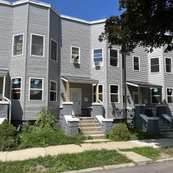 2553-2565 S. Logan Ave.. Photo taken Aug. 5, 2022 by Jeramey Jannene. All Rights Reserved.