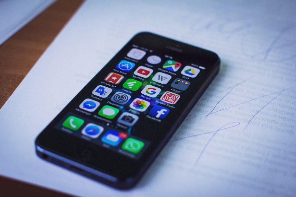 Mobile phone. (CC0).
