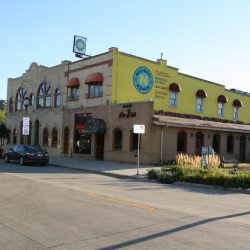 La Fuente Building. Photo taken September 3rd, 2020 by Jeramey Jannene. All Rights Reserved.