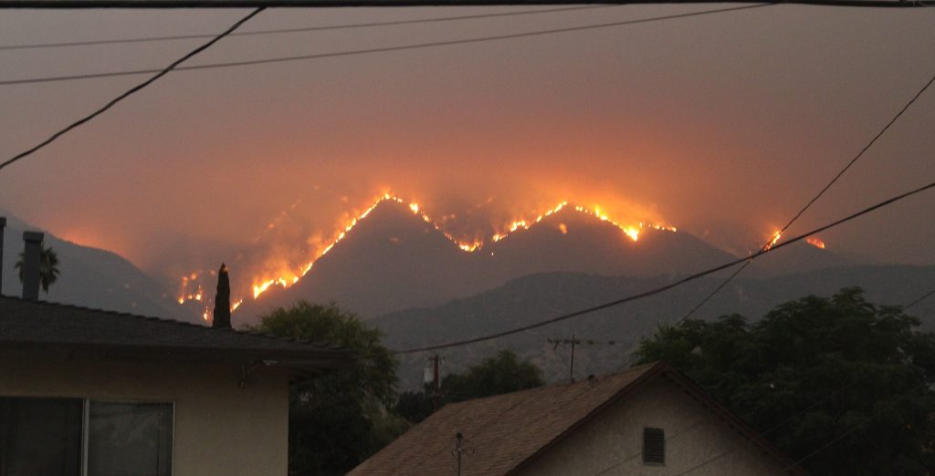 Bobcat Fire view in Monrovia, CA, September 10, 2020. Photo by Eddiem360, CC BY-SA 4.0 , via Wikimedia Commons