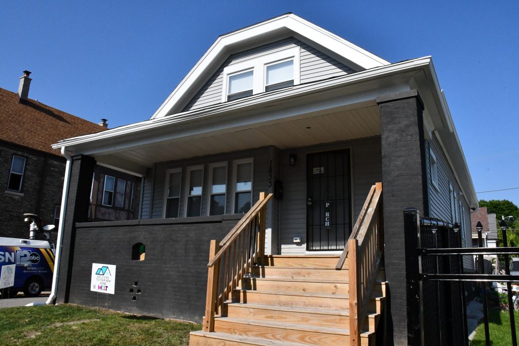 1833 S. 11th St. Photo by Jeramey Jannene.
