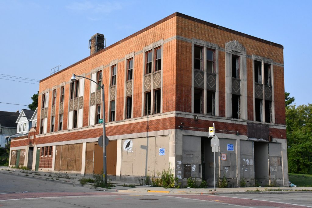 3901-3903 W. North Ave. Photo by Jeramey Jannene.