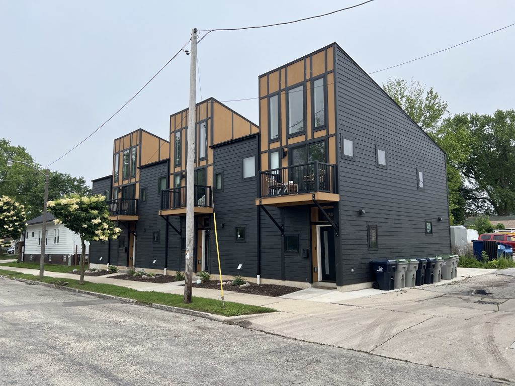New homes developed in Bay View, 921-925 E. Otjen St. Photo by Jeramey Jannene.