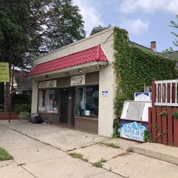 3157-3159 S. Howell Ave. in 2021. Photo by Jeramey Jannene.