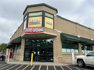Grocery Store Opens in Former Walgreens