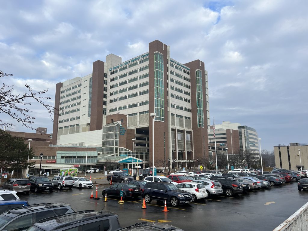 Aurora St. Luke's Medical Center in 2023. Photo by Jeramey Jannene.