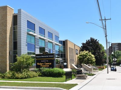 UW Campuses Offer Direct Admission to 33,500 High School Students