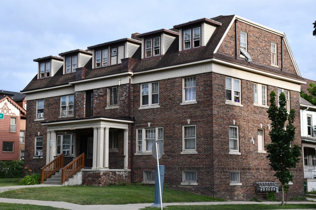 3131 W. Wells St. in 2024. Photo by Jeramey Jannene.