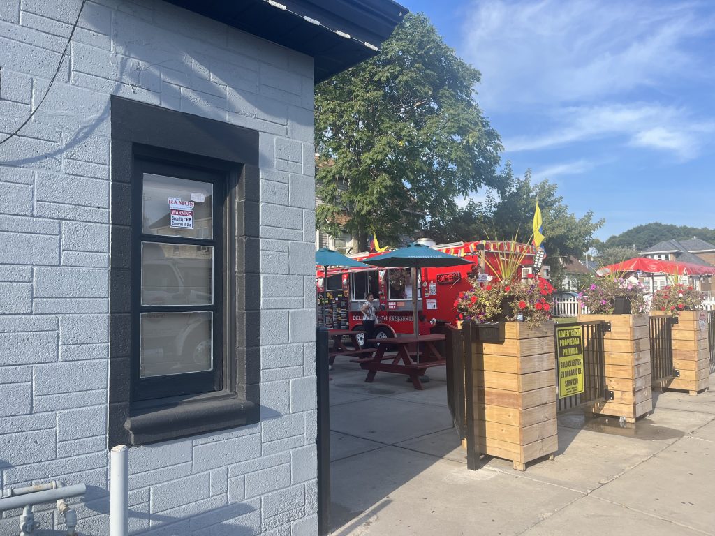 Los Colombians food truck at 1329 S. 35th St. Photo taken Sept. 12, 2025 by Sophie Bolich