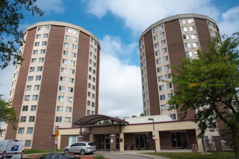 The Housing Authority of the City of Milwaukee is working to catch up on 500 delayed Section 8 payments. (Photo by Jonathan Aguilar / Milwaukee Neighborhood News Service / CatchLight Local)