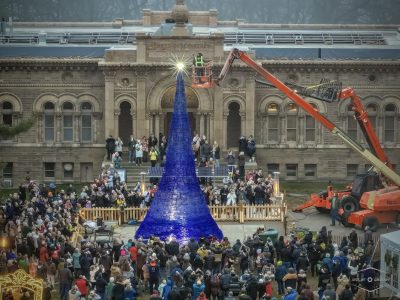 The World’s Tallest Glass Tree Festival Returns to Yerkes Observatory With a Ruby-Red Glow and Expanded Recycling Mission