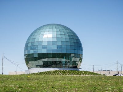 Foxconn Promises 1,300 New Jobs, $569 Million Expansion in Racine County