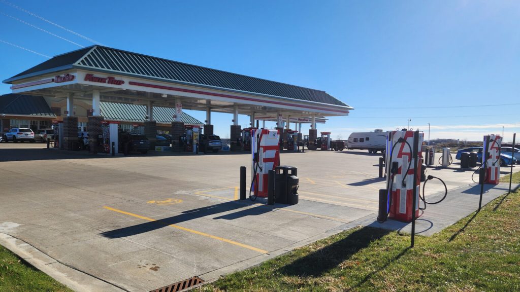 A Kwik Trip station in Mount Horeb, Wisconsin, was among the locations chosen for new charging stations in the first round of Wisconsin’s build-out for its charging station network under the National Electric Vehicle Infrastructure program (NEVI), part of the bipartisan infrastructure law enacted during President Joe Biden’s term in office. (Photo by Erik Gunn/Wisconsin Examiner)