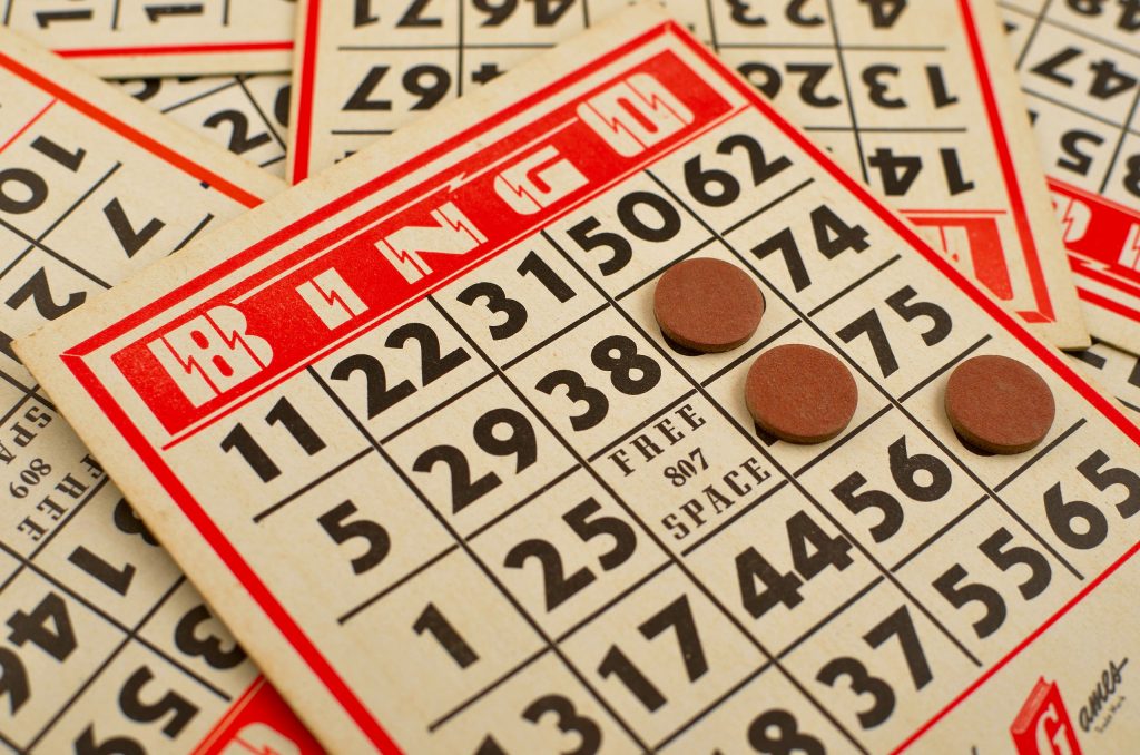 Bingo. Photo by OEIL DE VAUTOUR, CC BY 2.0 , via Wikimedia Commons