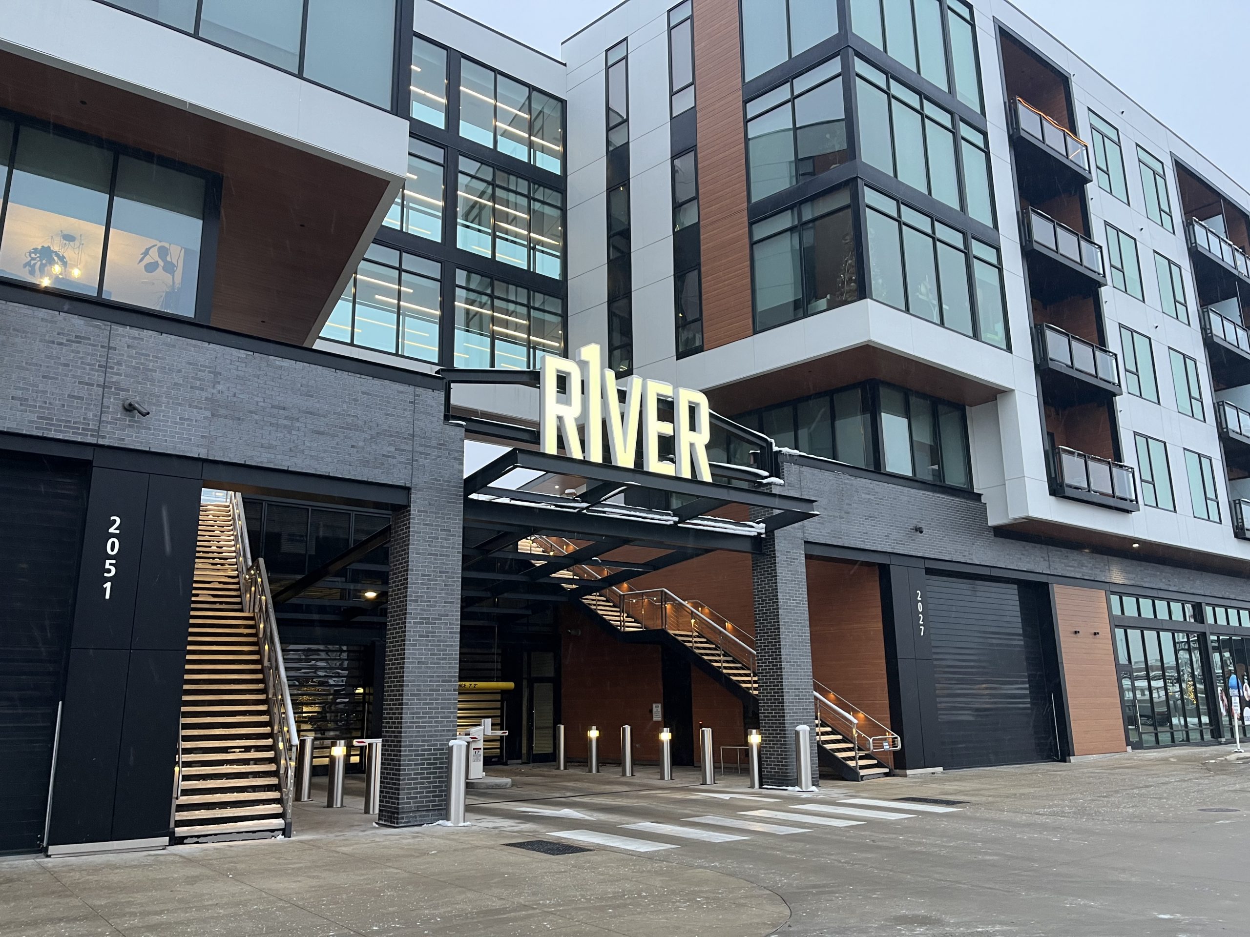 Well-Known Restaurant Planning Harbor District Location