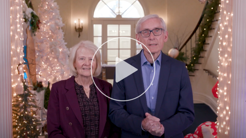 Gov. Evers, First Lady Host Virtual Tour of 2025 Holiday Decorations at the Wisconsin Executive Residence