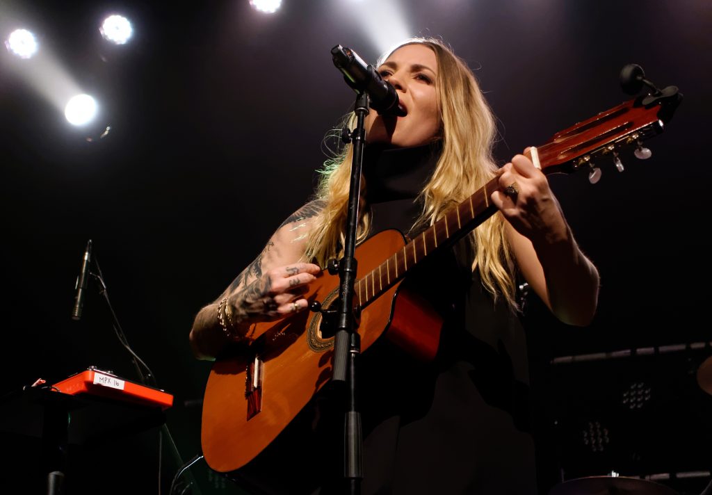 Skylar Grey performing live at The Fonda Theatre in Los Angeles, California on Saturday November 14th, 2015. Skylar opened for X Ambassadors. Photo by Justin Higuchi from Los Angeles, CA, USA, CC BY 2.0 , via Wikimedia Commons