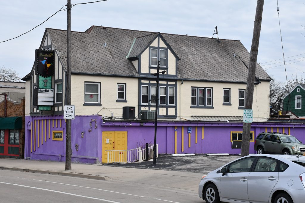 3954-3956 S. Howell Ave.. Photo by Jeramey Jannene.