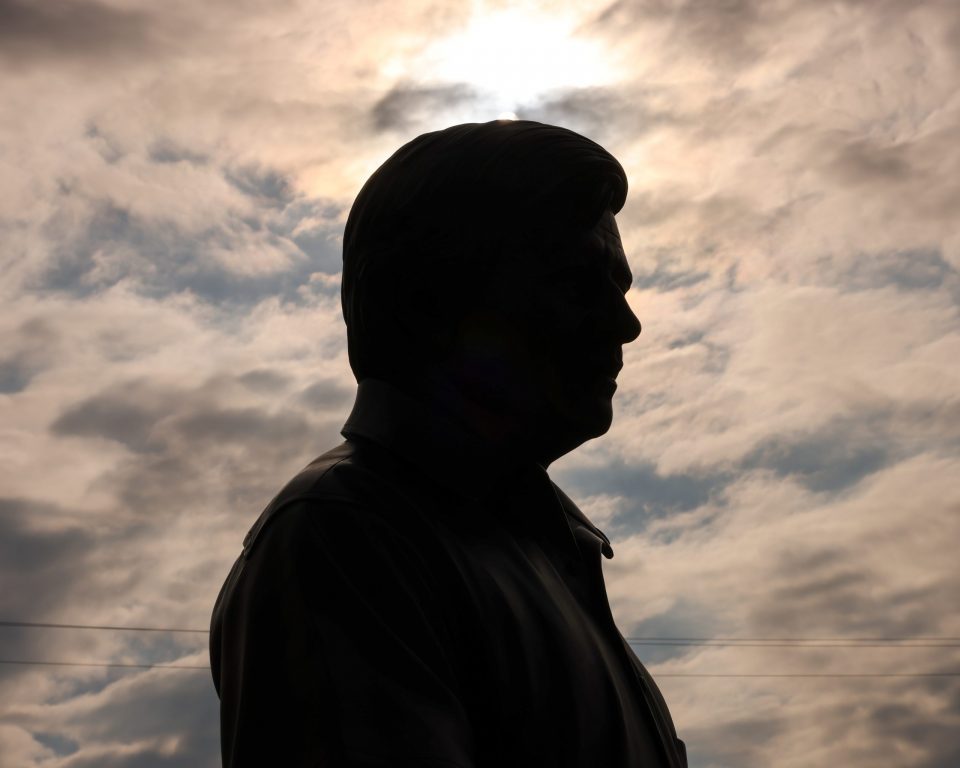 A statue of Cesar Chavez in front of Nuevo Mercado El Rey, 916 S. Cesar E. Chavez Drive. (Photo by Jonathan Aguilar / Milwaukee Neighborhood News Service / CatchLight Local)