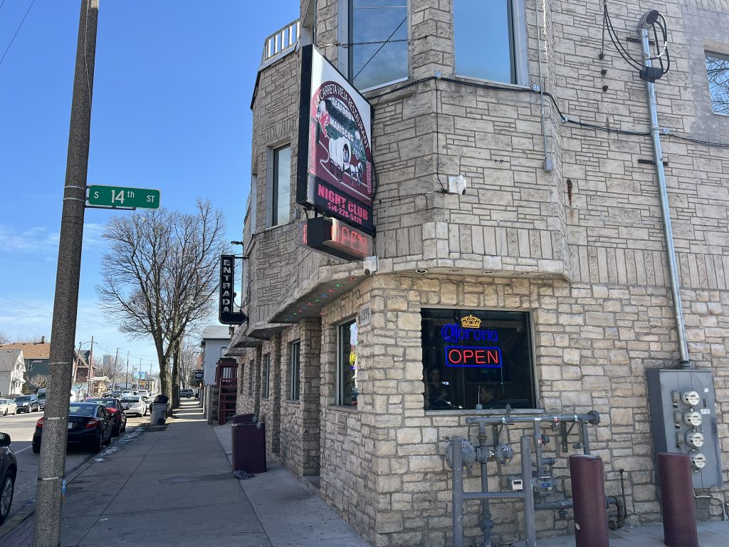 La Carreta Vieja. Photo by Jeramey Jannene.