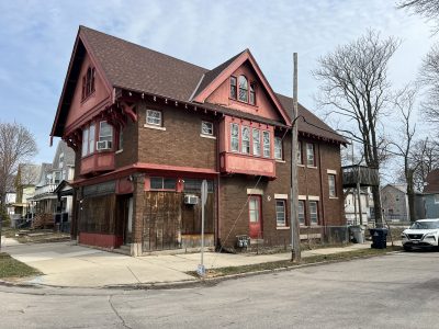 3200-3202 N. Richards St.