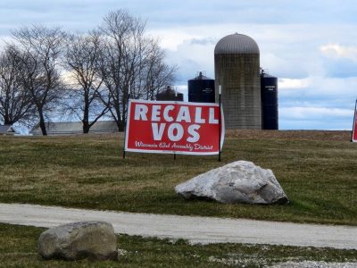 Elections Commission Recommends Charging 13 Who Tried to Recall Vos