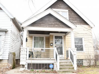 3263 N. Buffum St.