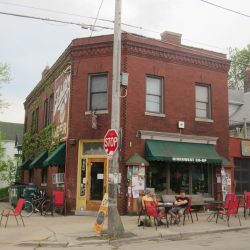 Riverwest Co-op

Photo taken May 26, 2014 by Jeramey Jannene. All Rights Reserved.