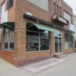 Glass Nickel Pizza Co.

Photo taken May 26, 2014 by Jeramey Jannene. All Rights Reserved.