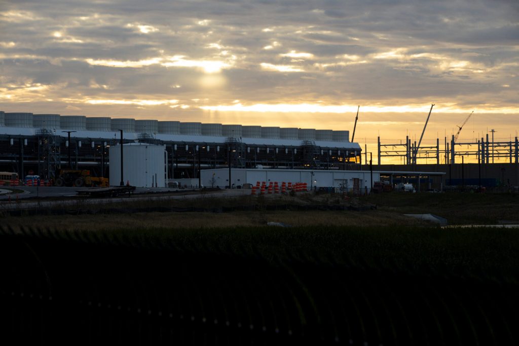 The sun sets as construction continues at Microsoft’s data center project Nov. 13, 2025, in Mount Pleasant, Wis. Joe Timmerman/ Wisconsin Watch