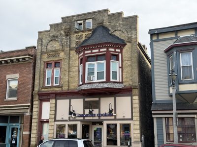2217-2219 S. Kinnickinnic Ave.