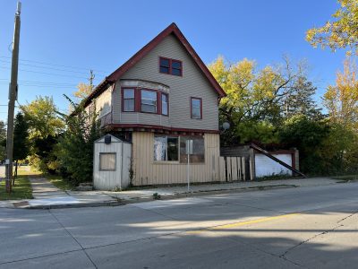 3475 N. Buffum St.