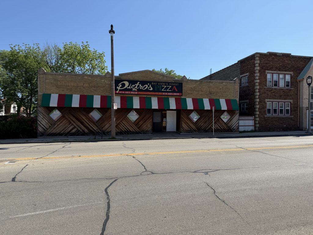 2908-2912 S. Kinnickinnic Ave. Photo by Jeramey Jannene.