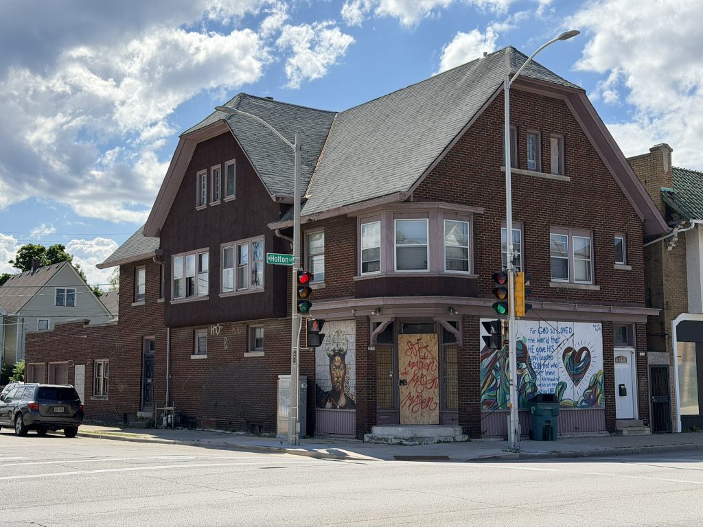 3276-3278 N. Holton St. Photo by Jeramey Jannene.