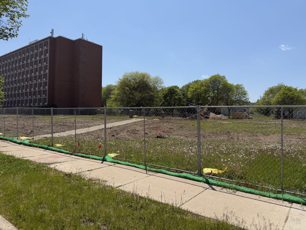 421 E. Locust St. in May 2026. Photo by Jeramey Jannene.