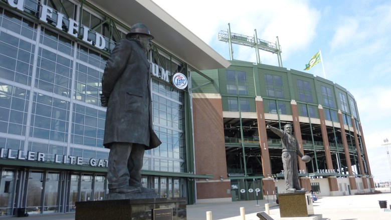 Statues at Lambeau Field in Green Bay, Wis., April 18, 2011. (JL1Row / Wikimedia Commons)