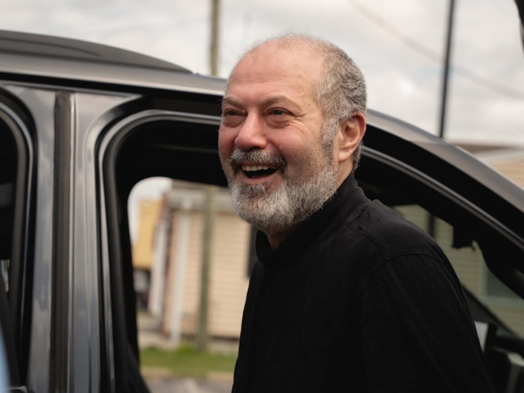 Salah Sarsour being released from immigration detention. (Photo courtesy of Yaseen Najeed)