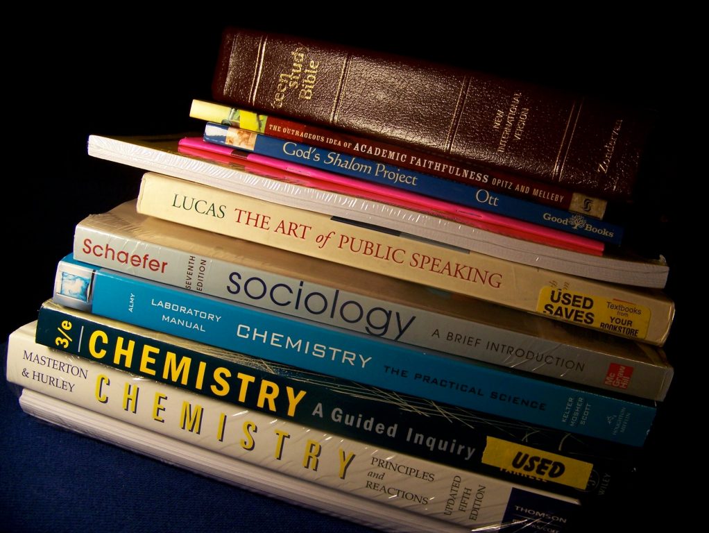 Many textbooks can cost upwards of $200. Wohnai (CC-BY)