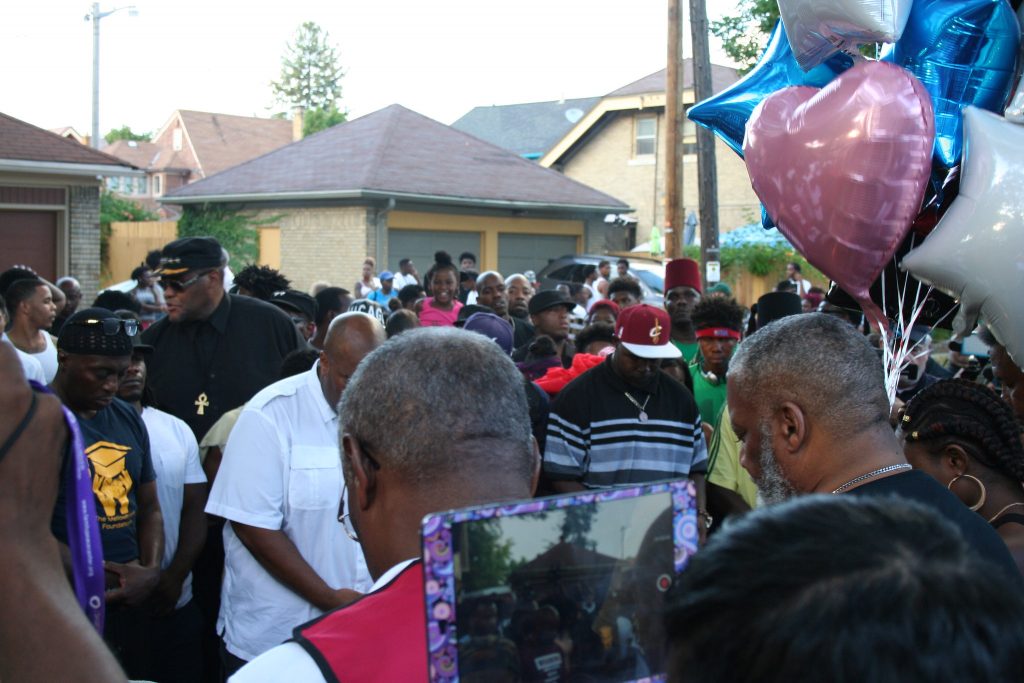 A large crowd gathers on West Auer Avenue where Sylville Smith was shot and killed by Milwaukee police in 2016. (NNS file photo)