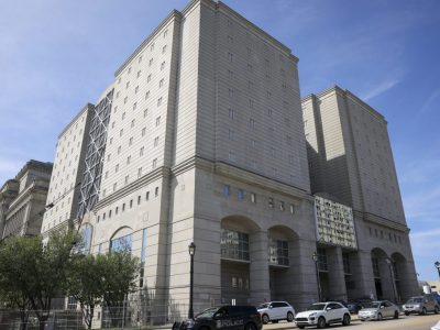 Eyewitness Says Jail Officials Ignored Pleas to Help Man Who died in Custody