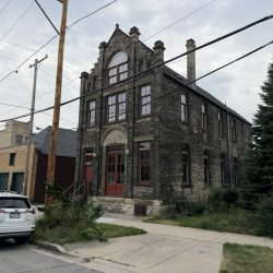 325 W. Vine St. Photo by Jeramey Jannene.