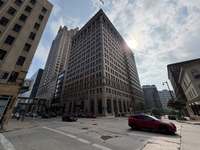 Health Care Firm Taking Over Top of 735 Building