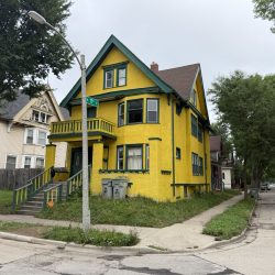 1700-1702 W. Meinecke Ave. Photo by Jeramey Jannene.
