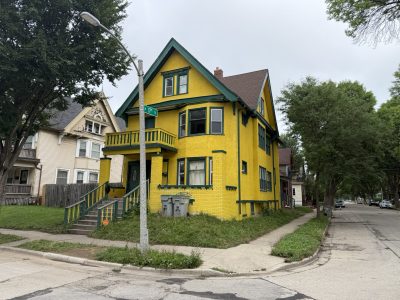 1700-1702 W. Meinecke Ave.