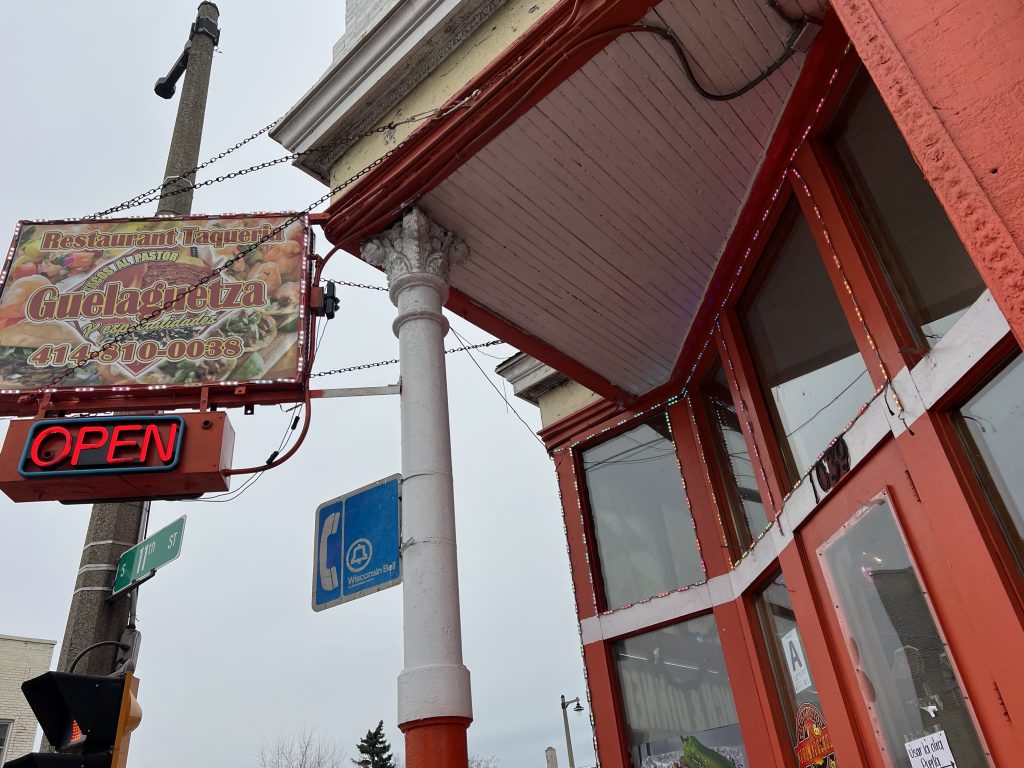 Taqueria la Guelaguetza. Photo by Jeramey Jannene.
